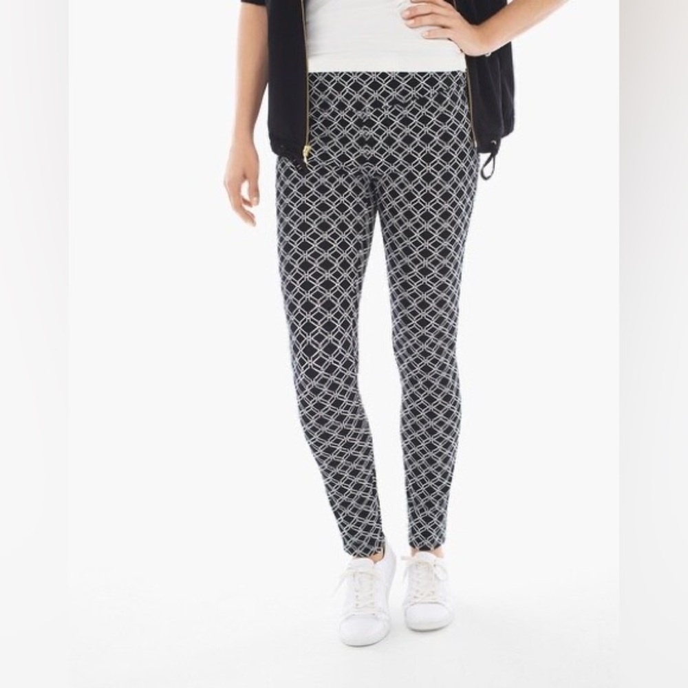 Chico’s Zenergy Slimming Black and White Geometric Leggings Size M Momcore